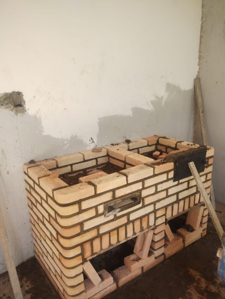 Churrasqueira 2 em 1 com forno a lenha em Itanhaém litoral de São Paulo